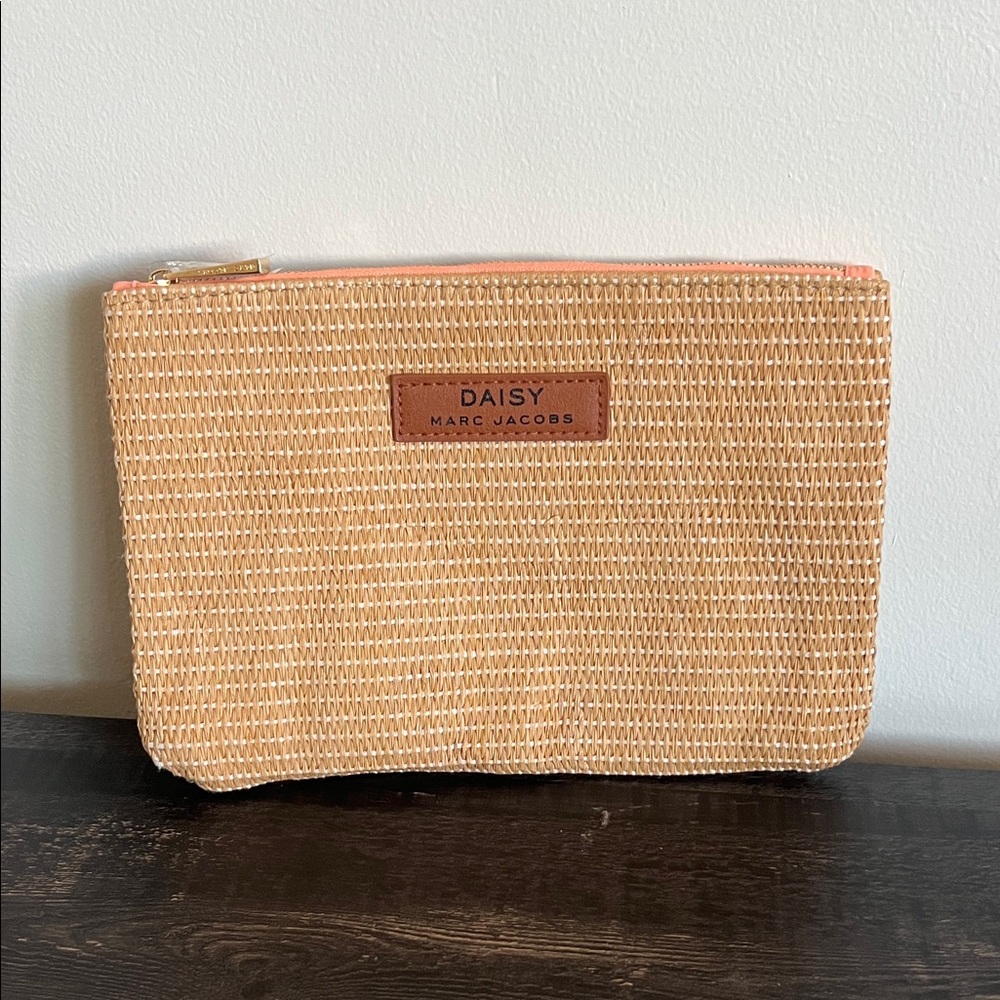 Marc Jacobs NWOT Daisy Woven Raffia Clutch